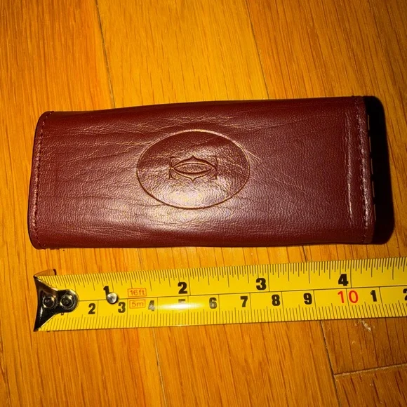 Authentic Cartier Pre-Loved Burgundy Leather 4-Key Ring Holder w/ Gold Hardware - Picture 2 of 6